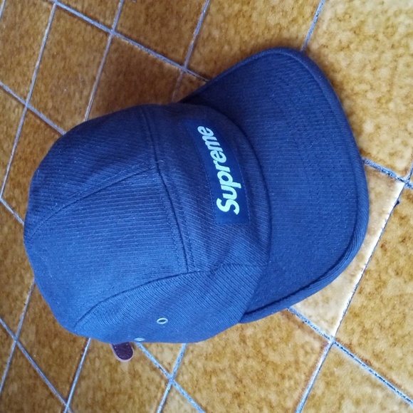 Supreme Hat - Picture 1 of 8